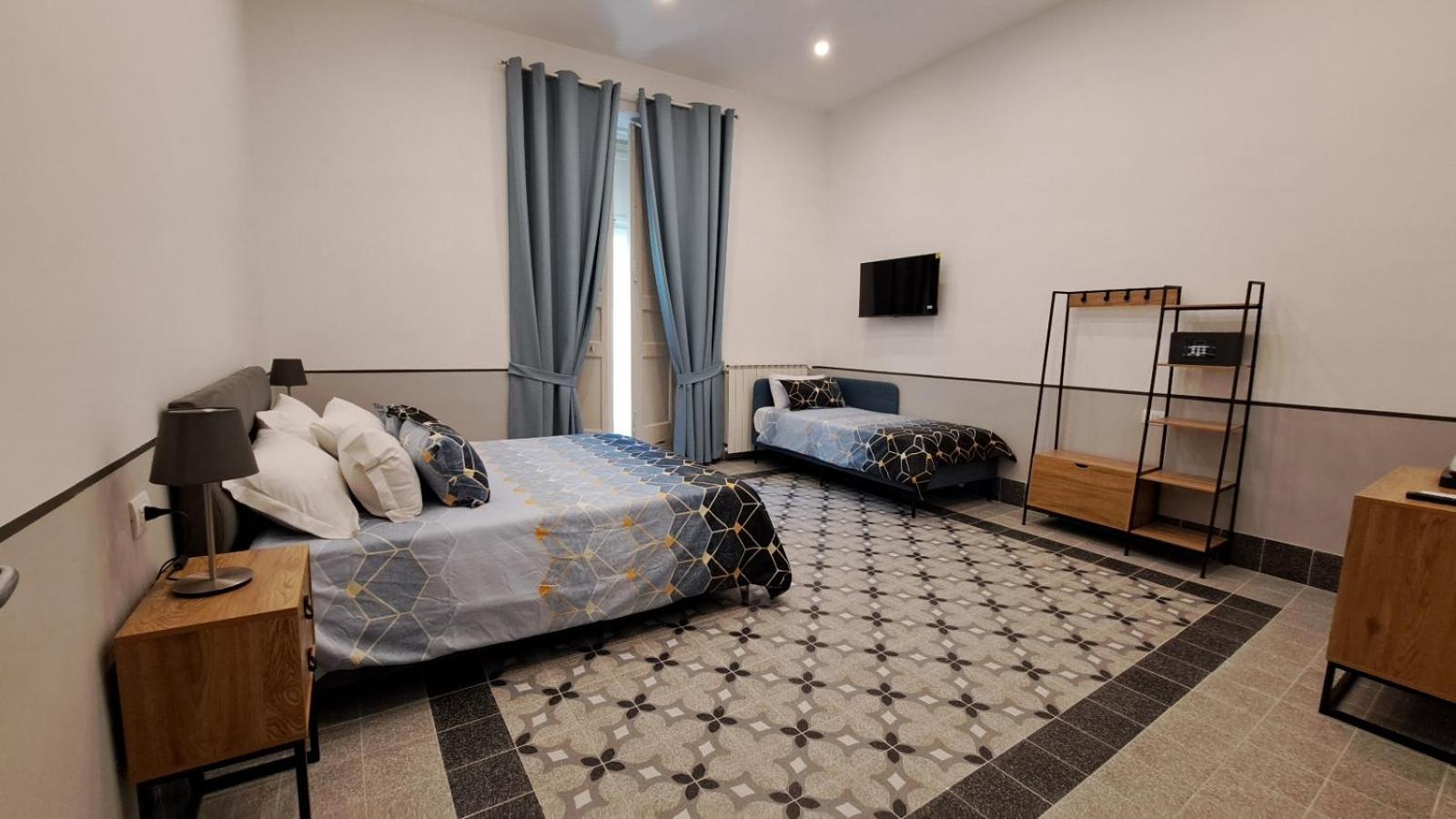 Meublè Santa Chiara Naples