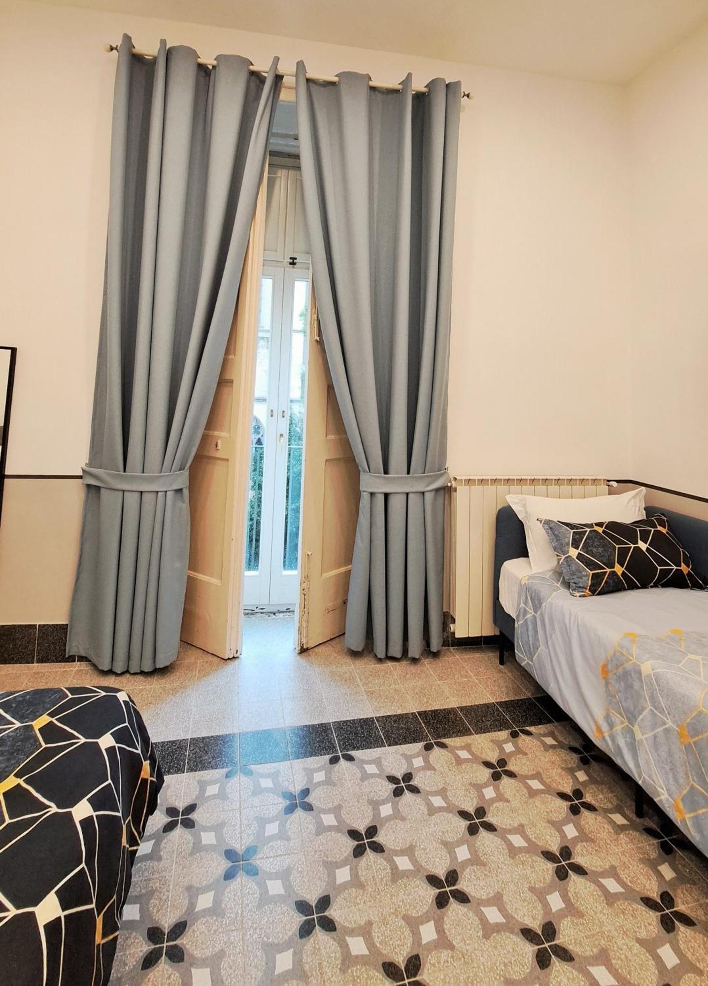 Meuble Santa Chiara Neapel